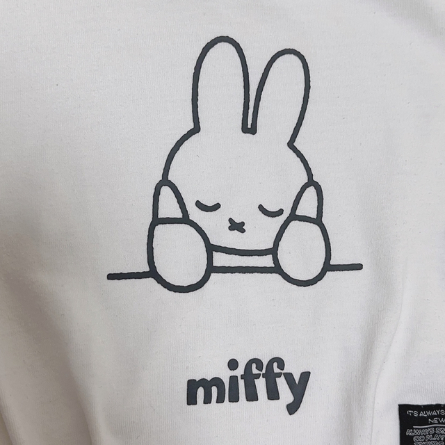 BREEZE(ブリーズ)のBREEZE miffy ロンパース 長袖70-80ホワイト キッズ/ベビー/マタニティのベビー服(~85cm)(ロンパース)の商品写真