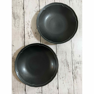 アンティーク風 花型ブラックパスタ皿22cm2個 洋食器 美濃焼オシャレカフェ風(食器)