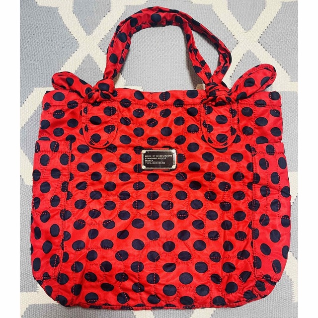 MARC BY MARC JACOBS(マークバイマークジェイコブス)の美品　ほぼ未使用　マークバイマークジェイコブス　トートバッグ レディースのバッグ(トートバッグ)の商品写真