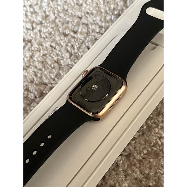 Apple Watch(アップルウォッチ)のApple Watch SE（GPS）ピンクゴールド メンズの時計(腕時計(デジタル))の商品写真