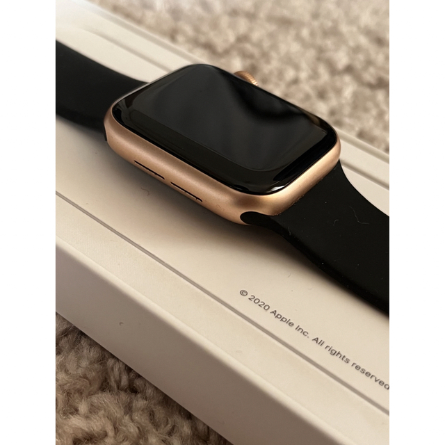 Apple Watch(アップルウォッチ)のApple Watch SE（GPS）ピンクゴールド メンズの時計(腕時計(デジタル))の商品写真