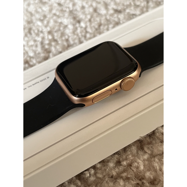 Apple Watch(アップルウォッチ)のApple Watch SE（GPS）ピンクゴールド メンズの時計(腕時計(デジタル))の商品写真