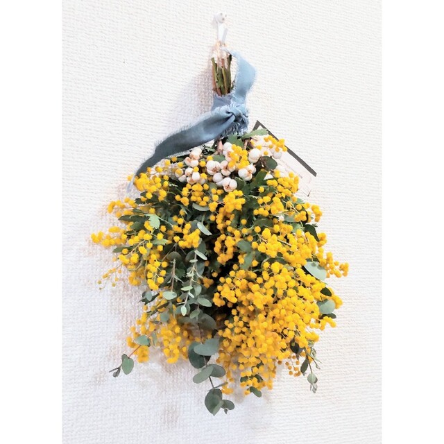【あずきくん様専用】幸せの花♥ミモザ香る♬*ナチュラルスワッグ✲ドライフラワー ハンドメイドのフラワー/ガーデン(ドライフラワー)の商品写真