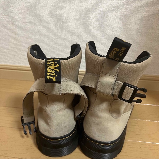 Dr.Martens(ドクターマーチン)のDr.Martens ベージュ ブーツ メンズの靴/シューズ(ブーツ)の商品写真