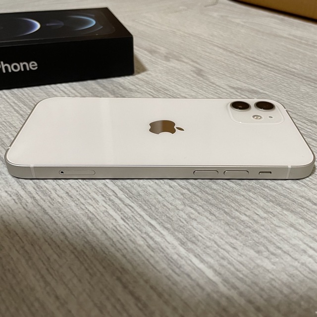 Apple(アップル)のApple iPhone12 64GB SIMフリー　本体 スマホ/家電/カメラのスマートフォン/携帯電話(スマートフォン本体)の商品写真