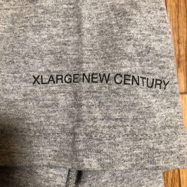 XLARGE(エクストララージ)の90s USA製 XLARGE Tシャツ グレー 矢印ロゴ Sサイズ 古着 メンズのトップス(Tシャツ/カットソー(半袖/袖なし))の商品写真