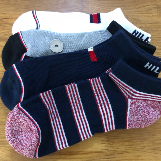 TOMMY HILFIGER(トミーヒルフィガー)の新品トミーヒルフィガーTOMMY HILFIGERメンズソックス4足セット109 メンズのレッグウェア(ソックス)の商品写真