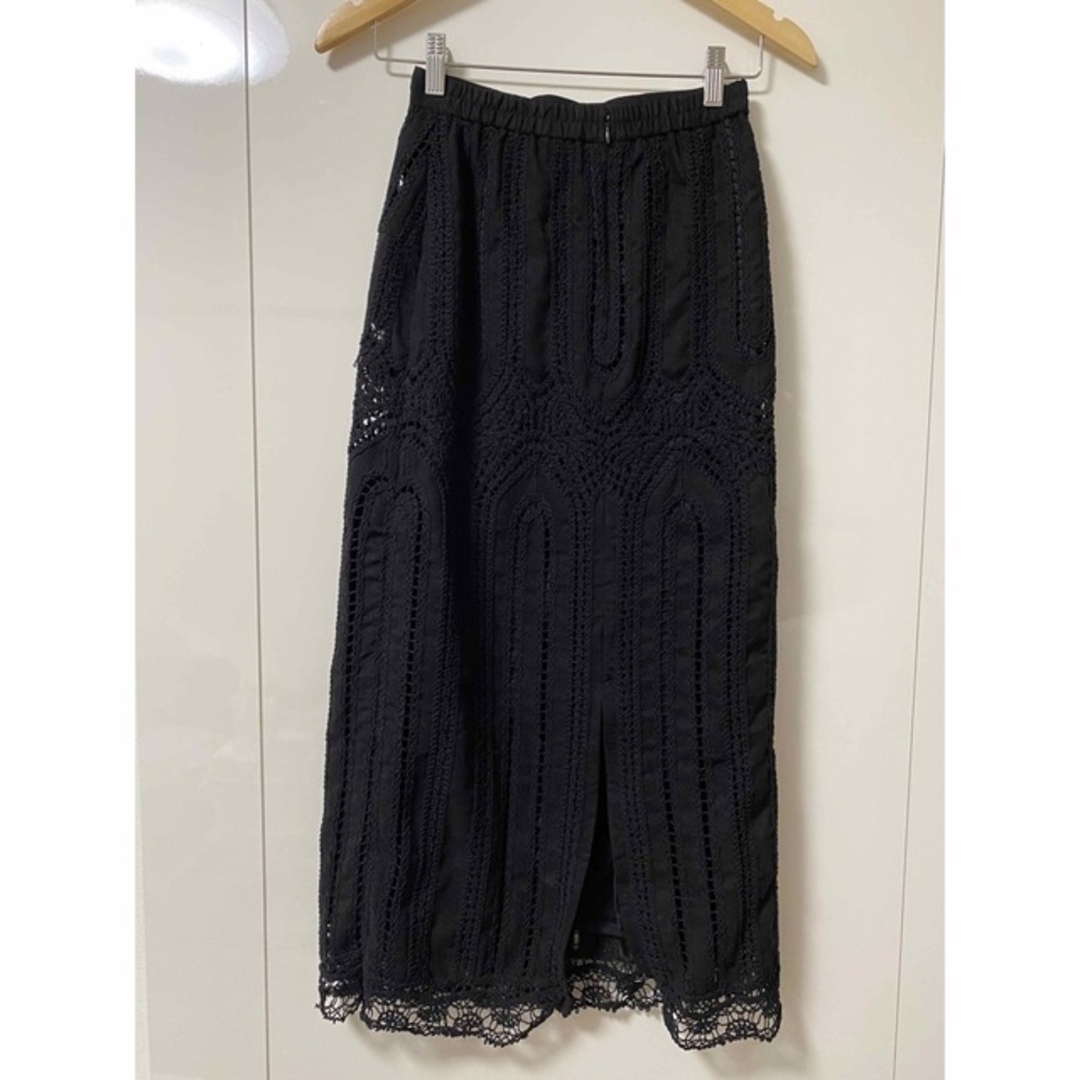 Ameri VINTAGE(アメリヴィンテージ)の新品23SS Ameri SUEDE EMBROIDERY LACE SKIRT レディースのスカート(ロングスカート)の商品写真