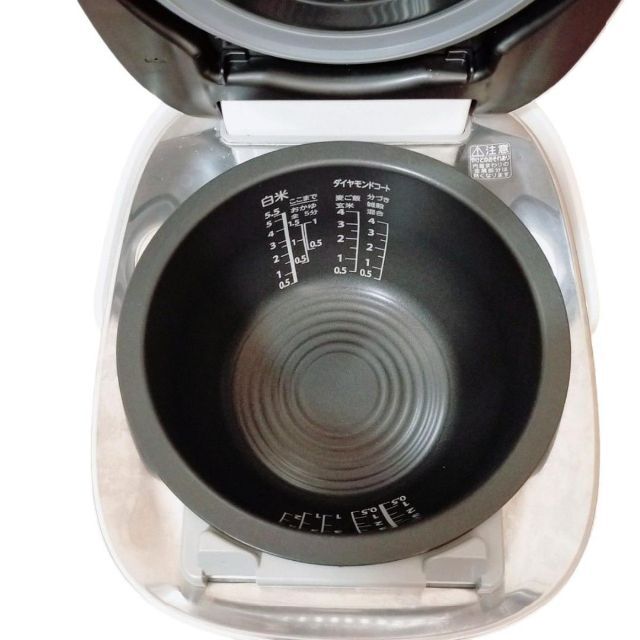 東芝 - 【美品】TOSHIBA 真空圧力IH 炊飯器 RC-10VXN ホワイトの通販