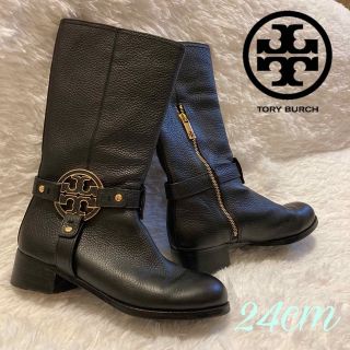 トリーバーチ(Tory Burch)の【レザーロゴ】トリーバーチロングブーツ デカロゴ ロングブーツ(ブーツ)