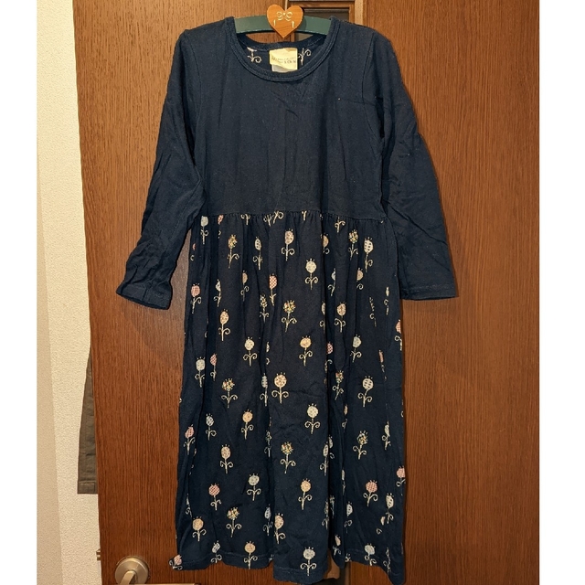 LAURA ASHLEY(ローラアシュレイ)の女の子　ローラ　アシュレイ　116cm キッズ/ベビー/マタニティのキッズ服女の子用(90cm~)(ワンピース)の商品写真