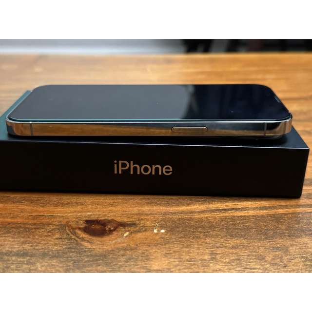 iPhone(アイフォーン)のiphone13pro 512 iPhone 美品　ガラスフィルム　ケース　付き スマホ/家電/カメラのスマートフォン/携帯電話(スマートフォン本体)の商品写真