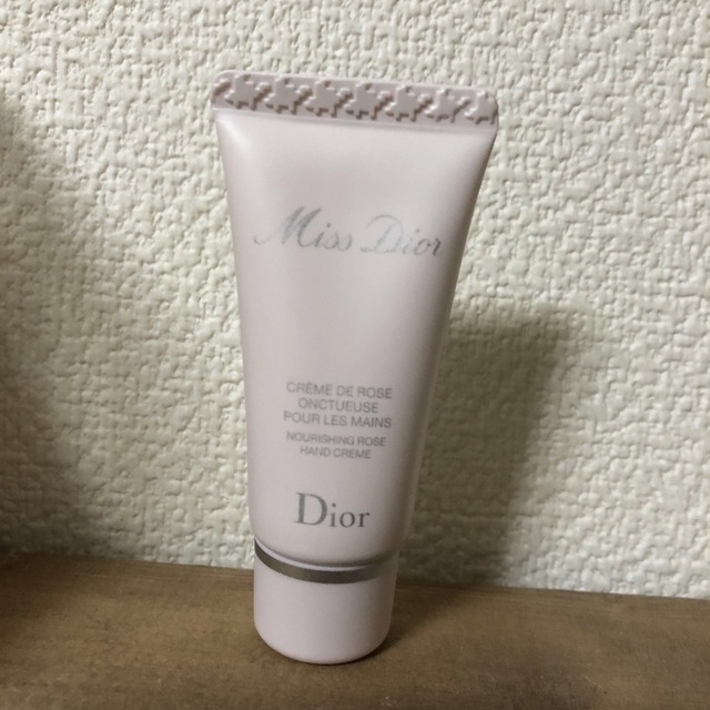 Dior(ディオール)の【専用】ミスディオール　ハンドクリーム　20ml コスメ/美容のボディケア(ハンドクリーム)の商品写真