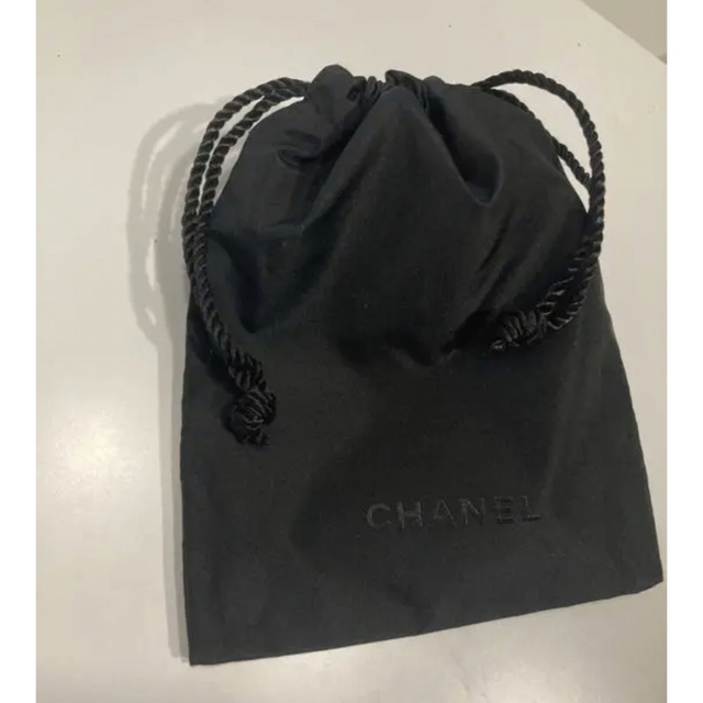 CHANEL(シャネル)のCHANELノベルティポーチ レディースのファッション小物(ポーチ)の商品写真