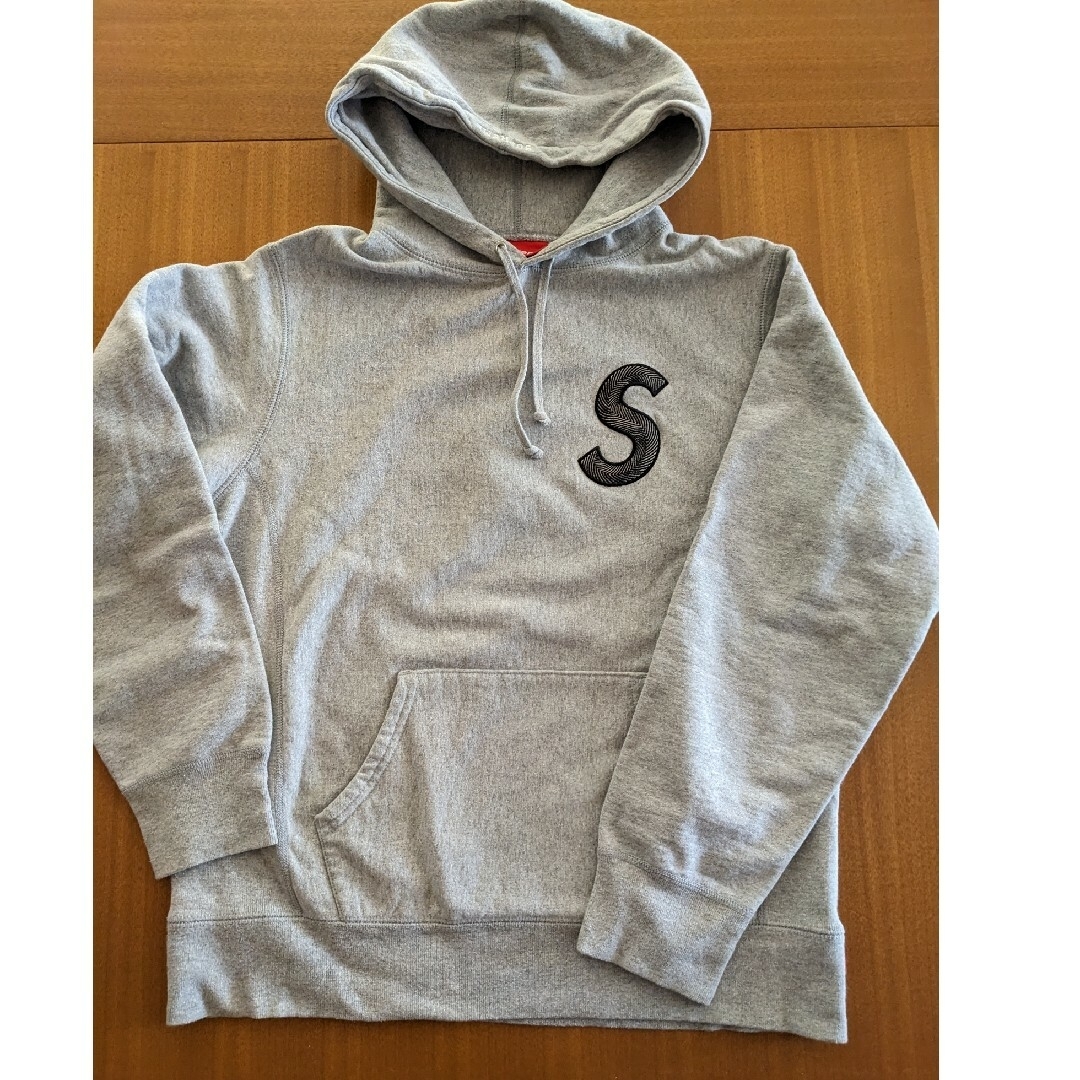 Supreme(シュプリーム)のSupreme Ｓロゴ　パーカー メンズのトップス(パーカー)の商品写真