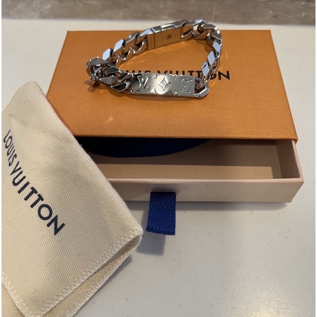 LOUIS VUITTON(ルイヴィトン)のLOUIS VUITTON   ブレスレット レディースのアクセサリー(ブレスレット/バングル)の商品写真