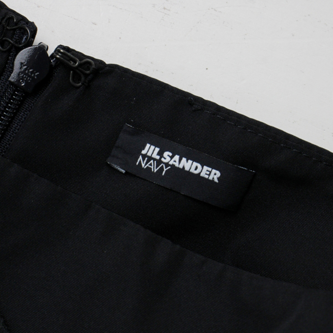 Jil Sander(ジルサンダー)のJIL SANDER NAVY ジルサンダー ネイビー ナイロンツイル タックフレアスカート 38/ネイビー【2400013239929】 レディースのスカート(ひざ丈スカート)の商品写真