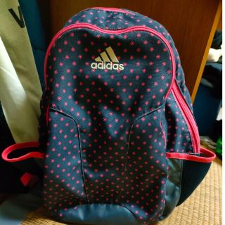 アディダス(adidas)のアディダス　可愛らしいリュック(リュックサック)