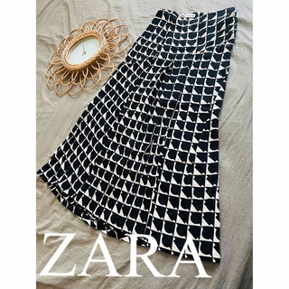 ザラ(ZARA)の美品　ZARA ザラ　ロングスカート　スカート　幾何学模様　スリット　人気　完売(ロングスカート)