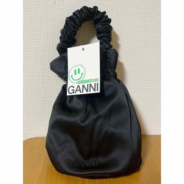 新品未使用★Ganni サテンショルダーバッグ／ハンドバッグ