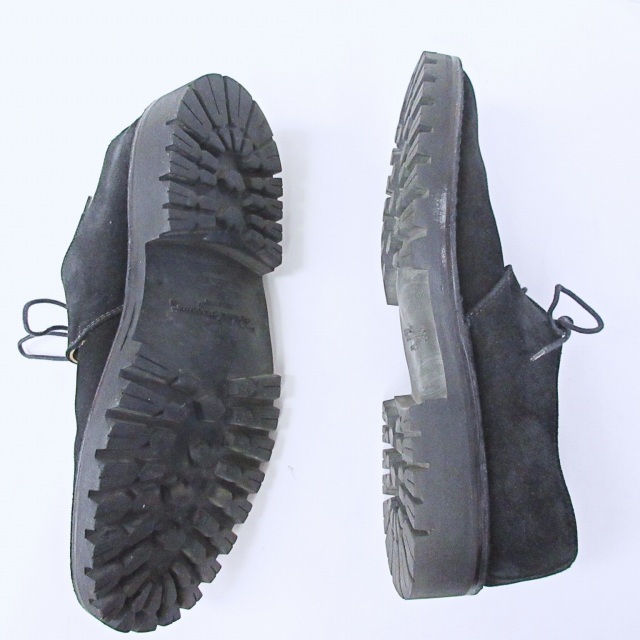 Salvatore Ferragamo(サルヴァトーレフェラガモ)のサルヴァトーレフェラガモ チャッカブーツ ワンポイント スウェード ブラック 6 メンズの靴/シューズ(ブーツ)の商品写真