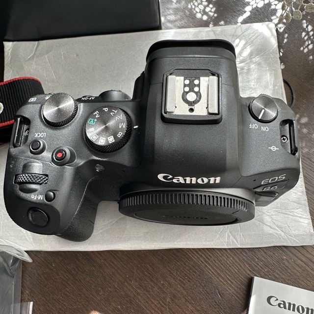 Canon(キヤノン)のEos R6 キャノン　Canon スマホ/家電/カメラのカメラ(ミラーレス一眼)の商品写真