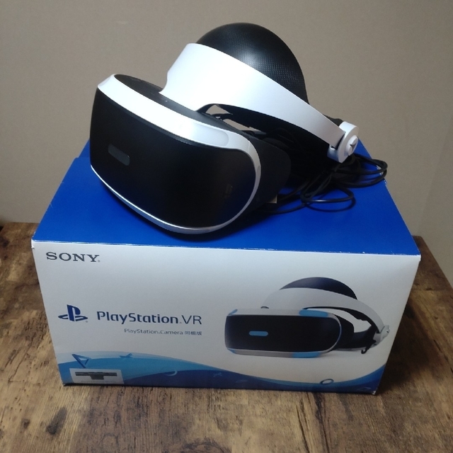 PlayStation VR(プレイステーションヴィーアール)のPlayStation VR カメラ同梱版 エンタメ/ホビーのゲームソフト/ゲーム機本体(その他)の商品写真