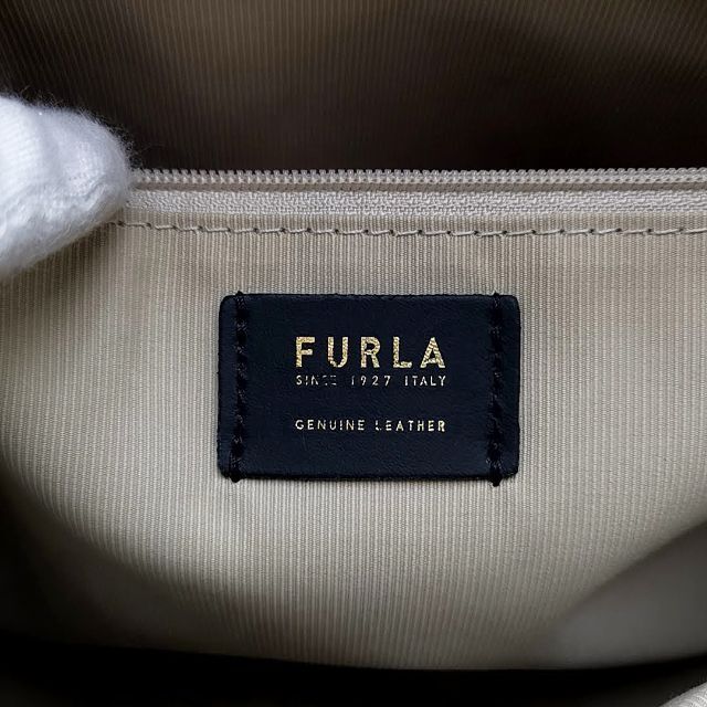 美品 フルラ FURLA ショルダーバッグ パイパー 03-23022407