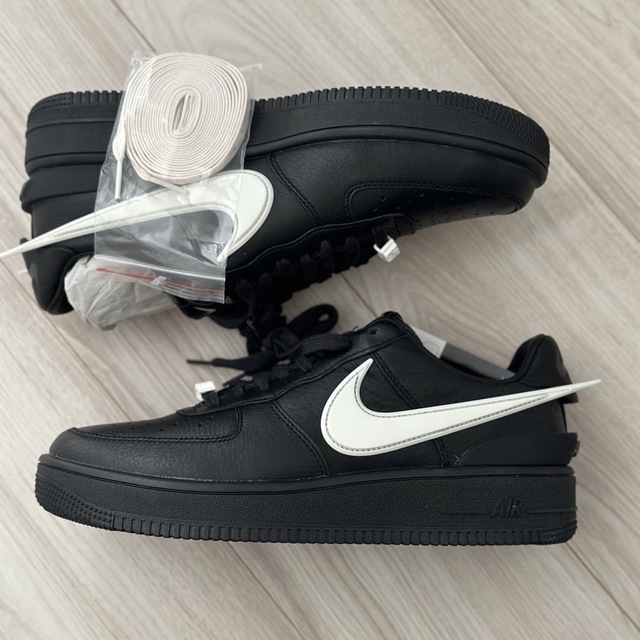 NIKE(ナイキ)のAMBUSH × Nike Air Force 1 Low Black メンズの靴/シューズ(スニーカー)の商品写真