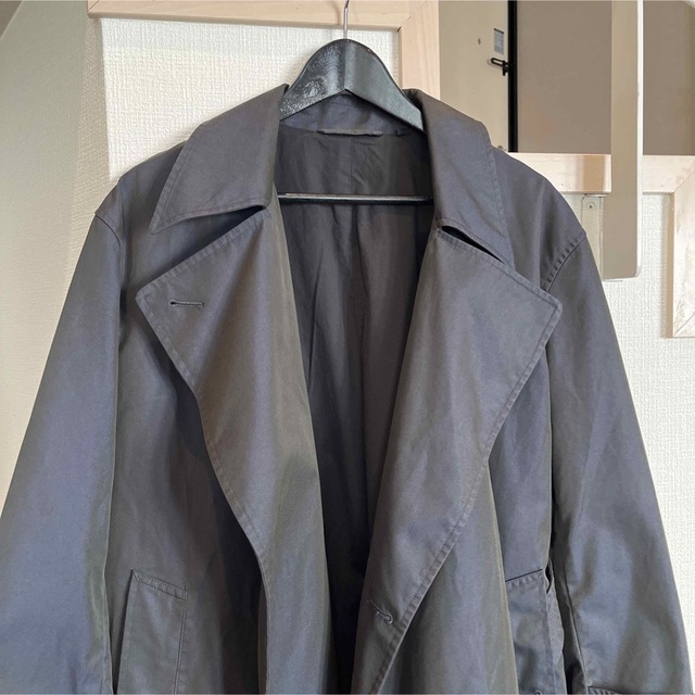 UNIQLO(ユニクロ)のユニクロU トレンチコート M ダークグレー ギャバジン 玉虫色 21SS レディースのジャケット/アウター(トレンチコート)の商品写真
