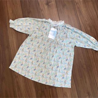 ピーターラビット(PETER RABBIT（TM）)の新品　ピーターラビット　総柄チュニックワンピース　花柄　スタンドネック　90(ワンピース)