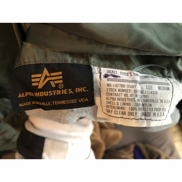 ALPHA INDUSTRIES(アルファインダストリーズ)のAlpha ma-1 グリーン made in USA メンズのジャケット/アウター(フライトジャケット)の商品写真