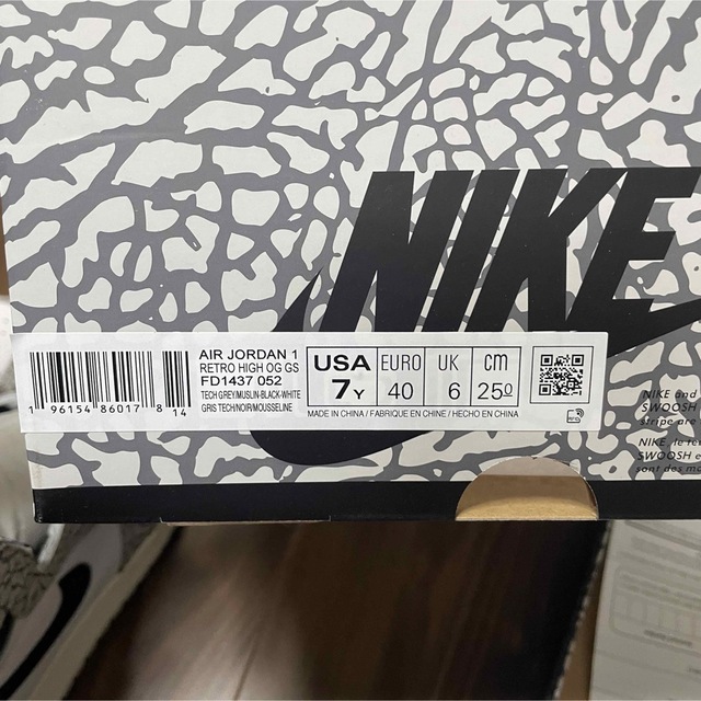 Nike GS Air Jordan 1 High White Cement メンズの靴/シューズ(スニーカー)の商品写真