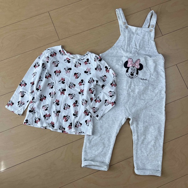 H&M(エイチアンドエム)のH&M ミニー  オーバーオール　98 キッズ/ベビー/マタニティのキッズ服女の子用(90cm~)(Tシャツ/カットソー)の商品写真