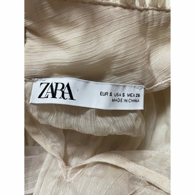 ZARA(ザラ)のZARAコントラストニットセーター 胸元フリルニットブラウス レディースのトップス(シャツ/ブラウス(長袖/七分))の商品写真