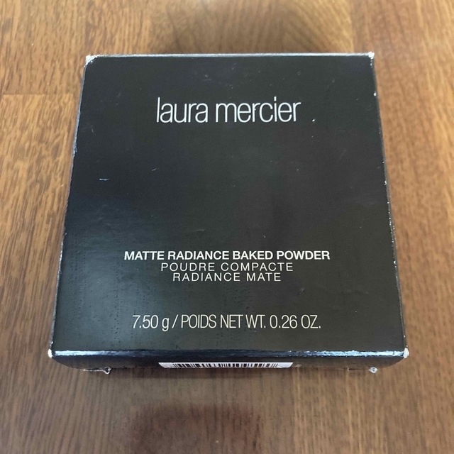 laura mercier(ローラメルシエ)のLAURA MERCIER マットラディアンス ベイクドパウダー ハイライト01 コスメ/美容のベースメイク/化粧品(フェイスパウダー)の商品写真