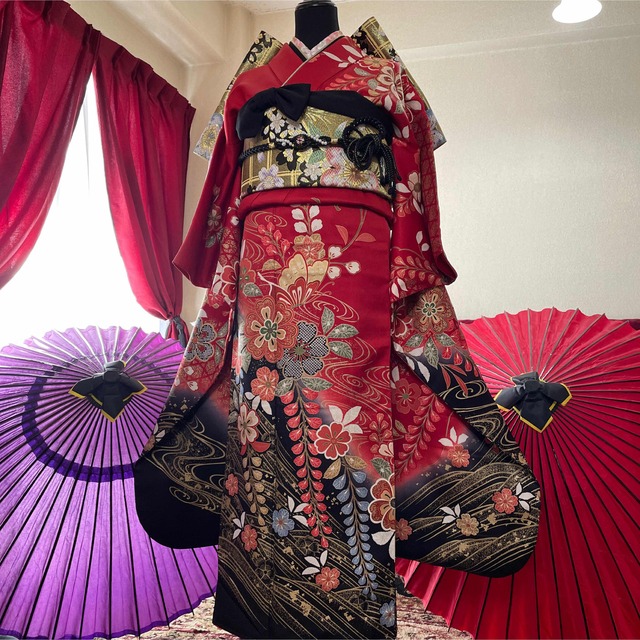 美品 山本寛斎 kansaiブランド 振袖 金駒刺繍 舞蝶文 金銀彩 正絹