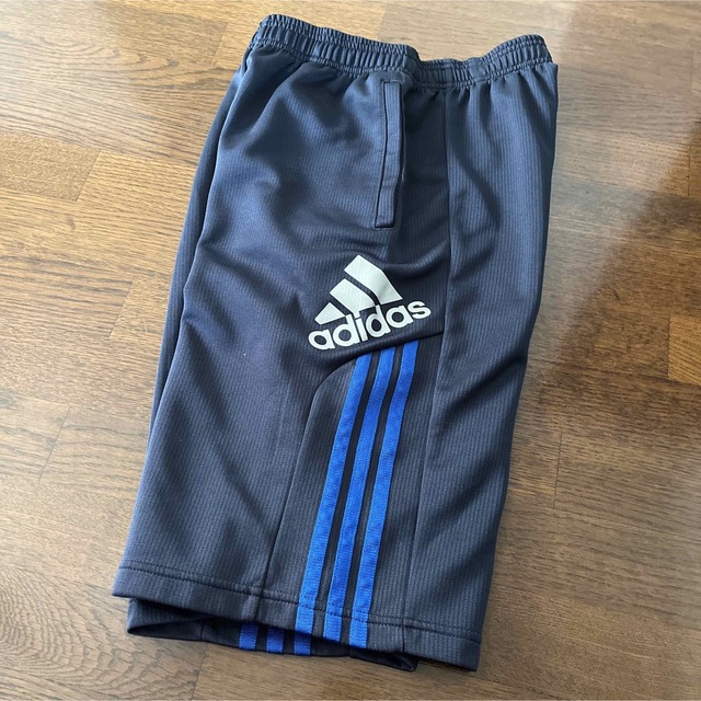 adidas アディダス　ハーフパンツ　160 キッズ/ベビー/マタニティのキッズ服男の子用(90cm~)(パンツ/スパッツ)の商品写真