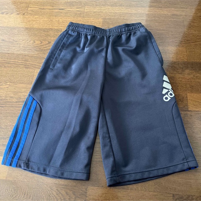 adidas アディダス　ハーフパンツ　160 キッズ/ベビー/マタニティのキッズ服男の子用(90cm~)(パンツ/スパッツ)の商品写真