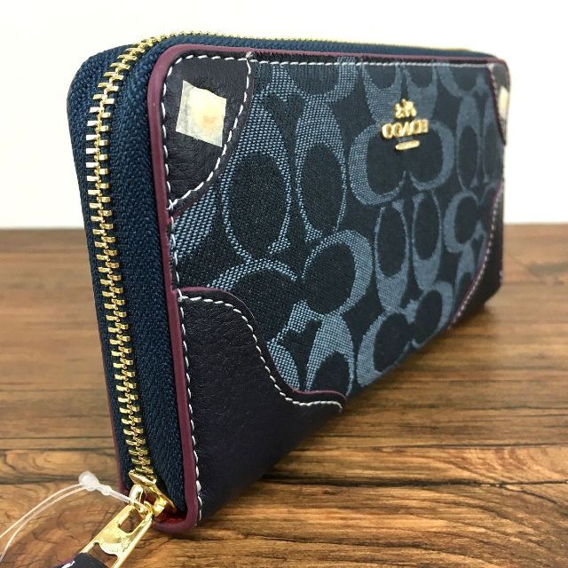 未使用品 COACH ジップウォレット シグネチャー 69