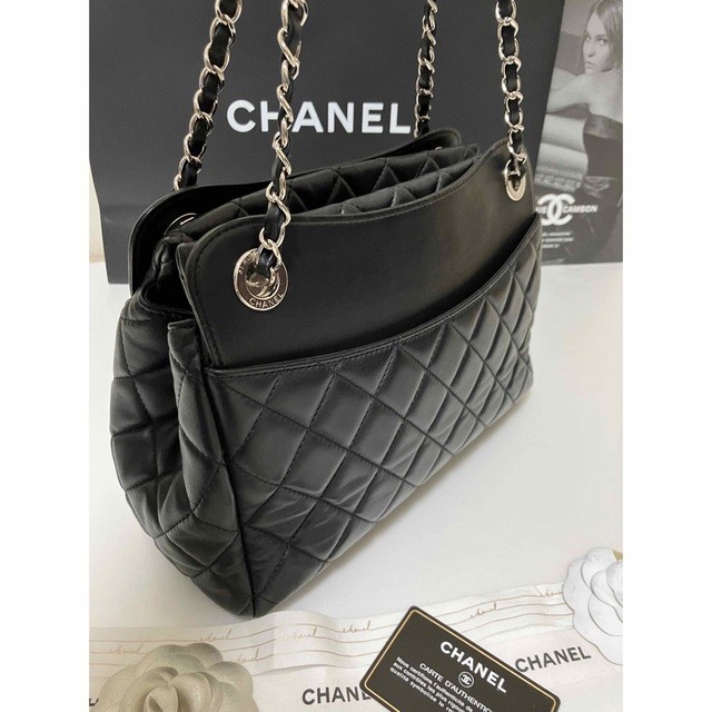 CHANEL(シャネル)の専用♡超美品★ シャネル チェーンショルダー バッグ ココチャーム 正規品 レディースのバッグ(ショルダーバッグ)の商品写真