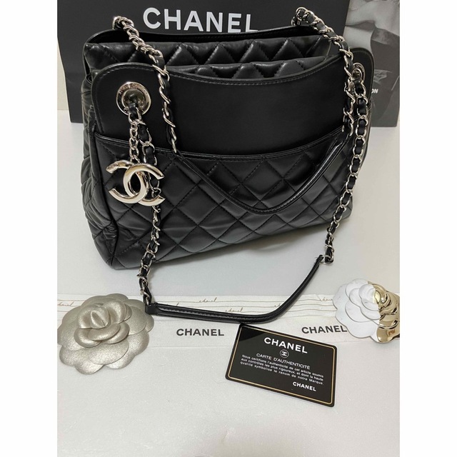 CHANEL(シャネル)の専用♡超美品★ シャネル チェーンショルダー バッグ ココチャーム 正規品 レディースのバッグ(ショルダーバッグ)の商品写真