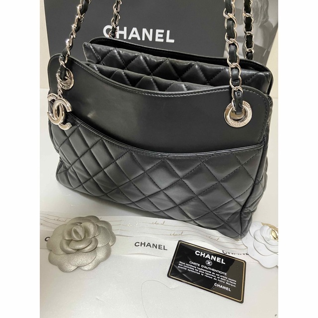 CHANEL(シャネル)の専用♡超美品★ シャネル チェーンショルダー バッグ ココチャーム 正規品 レディースのバッグ(ショルダーバッグ)の商品写真