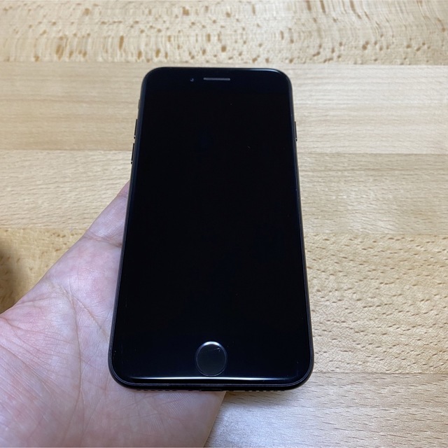 iPhone(アイフォーン)のiPhone7 128GB ジェットブラック スマホ/家電/カメラのスマートフォン/携帯電話(スマートフォン本体)の商品写真