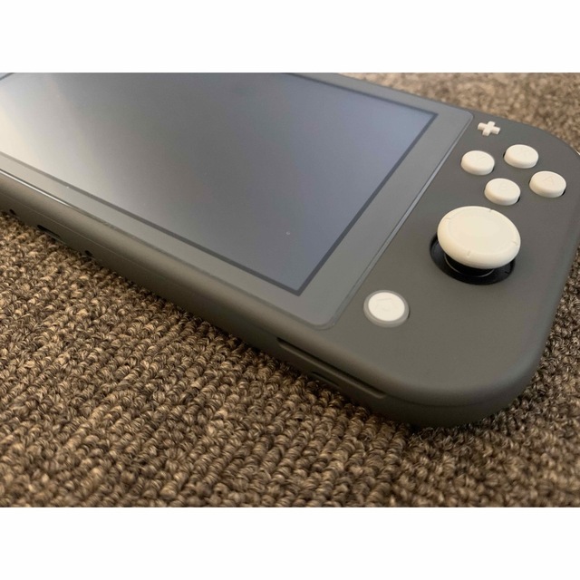 任天堂Switch ライトグレー色【美品・フィルム付・ケース付】