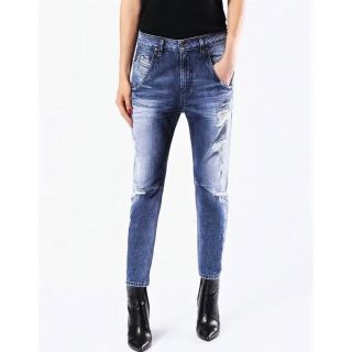 ディーゼル(DIESEL)のDIESEL Fayza RELAXED BOYFRIEND LOW WAIST(デニム/ジーンズ)