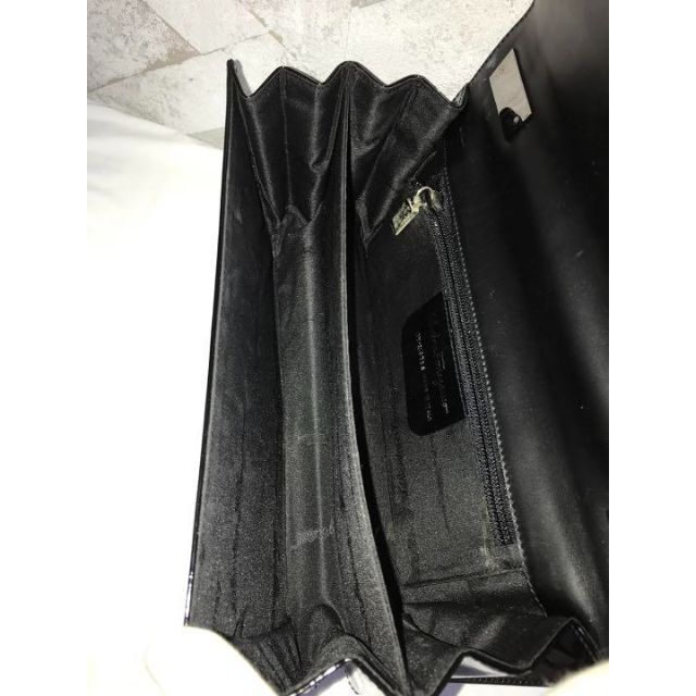Salvatore Ferragamo(サルヴァトーレフェラガモ)のフェラガモ DY-219728 パテントレザー ショルダーバッグ  肩掛け 黒 レディースのバッグ(ショルダーバッグ)の商品写真