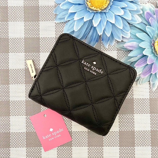 開閉方法《新品》kate spade ブラック ダルメシアン レザー 折り財布