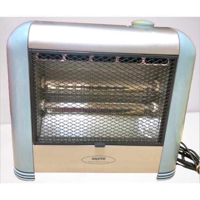 美品 SANYO サンヨー 電気ストーブ R-806 足元暖房 点灯OFF機能 美品 SANYO サンヨー 電気ストーブ R-806 足元暖房 点灯OFF機能