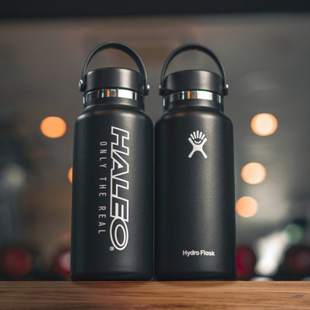 HALEO × Hydro Flask コラボボトル 32oz 946ml インテリア/住まい/日用品のキッチン/食器(タンブラー)の商品写真